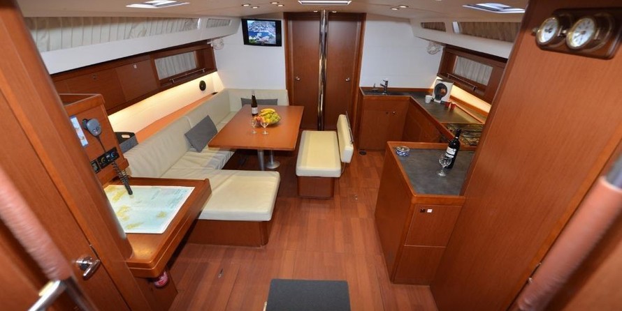 Beneteau Oceanis 48