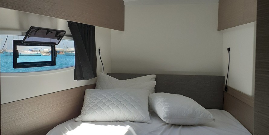 Fountaine Pajot Astréa 42
