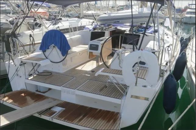 Dufour 382