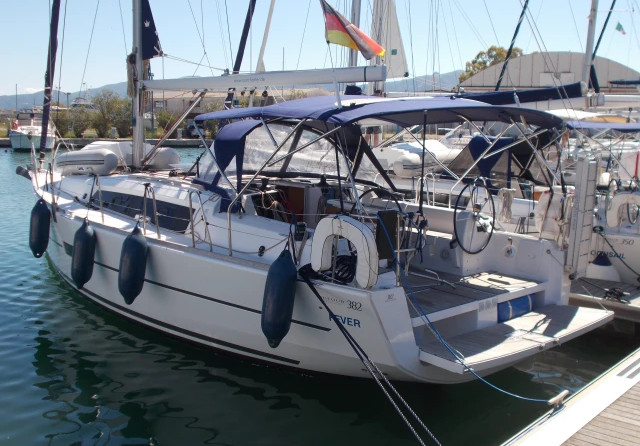 Dufour 382