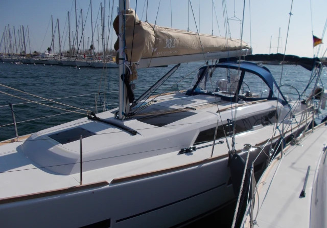 Dufour 382