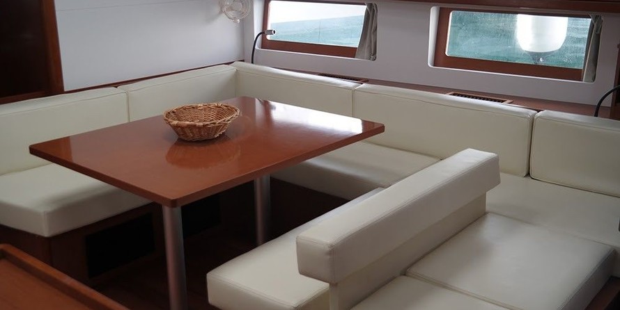 Beneteau Oceanis 55
