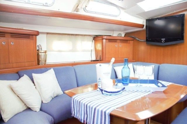 Beneteau Oceanis 523