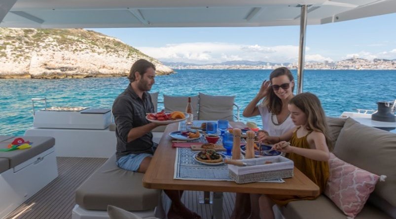 Fountaine Pajot Astréa 42