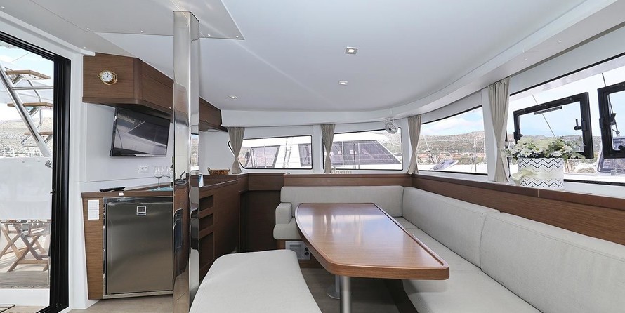 Lagoon 42