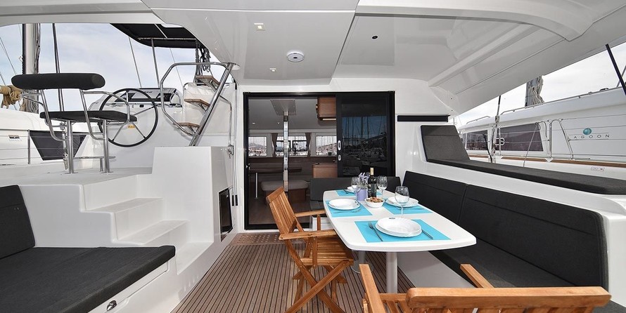 Lagoon 42