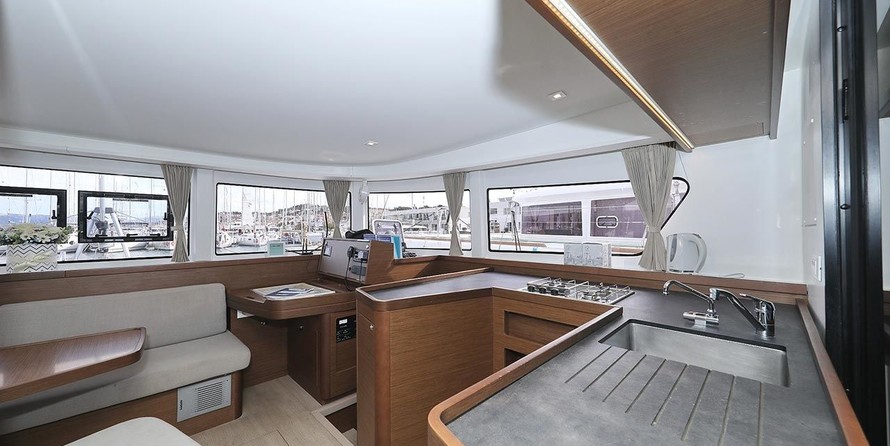 Lagoon 42