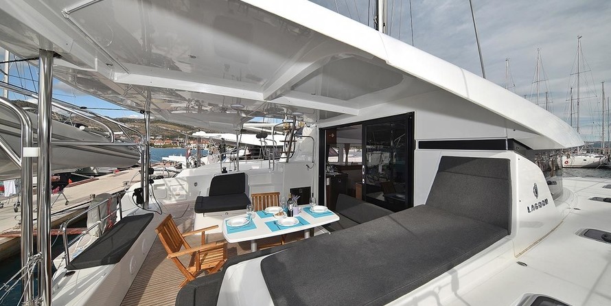 Lagoon 42