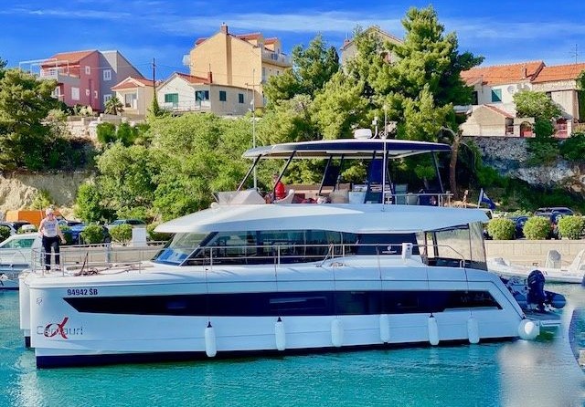 Fountaine Pajot Helia 44
