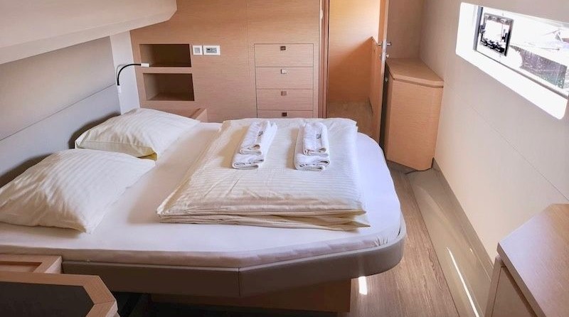 Fountaine Pajot Helia 44