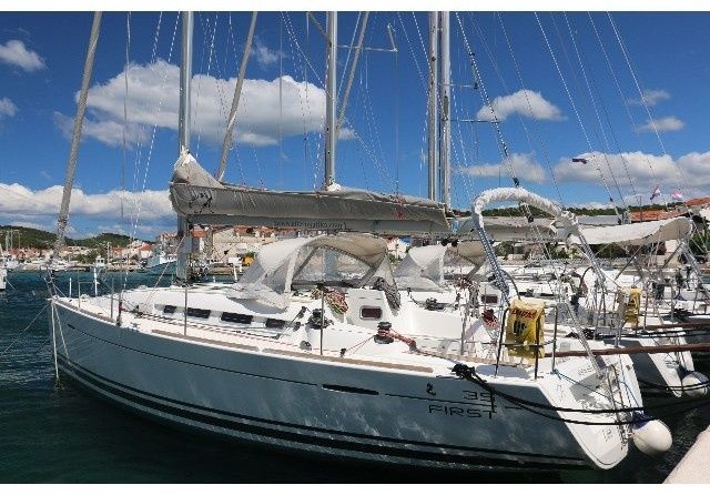 Beneteau First 35
