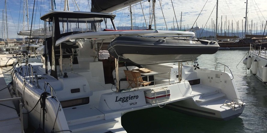 Lagoon 42