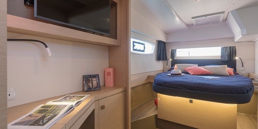 Fountaine Pajot Astréa 42