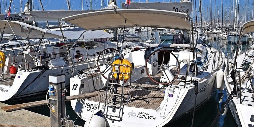 Beneteau First 45
