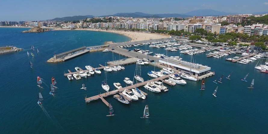 Trimarchi 53S
