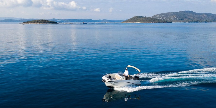 Quicksilver Activ 555 Open