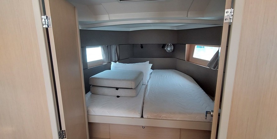 Beneteau Oceanis 38.1