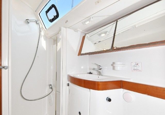 Beneteau Oceanis 40