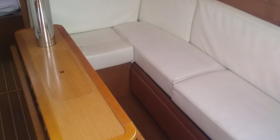 Jeanneau Sun Odyssey 379