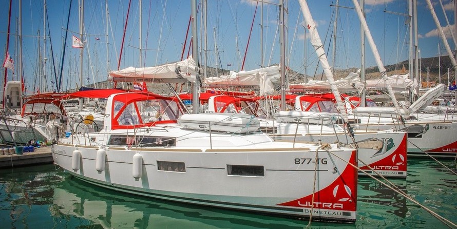 Beneteau Oceanis 35
