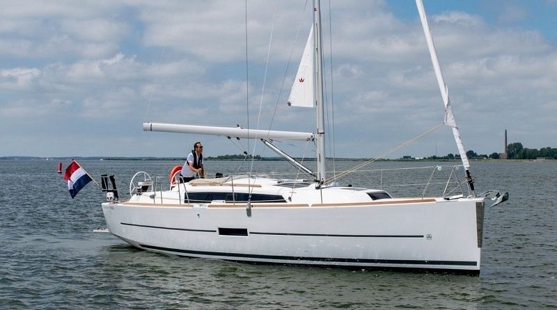 Dufour 360