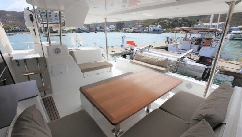 Fountaine Pajot Helia 44