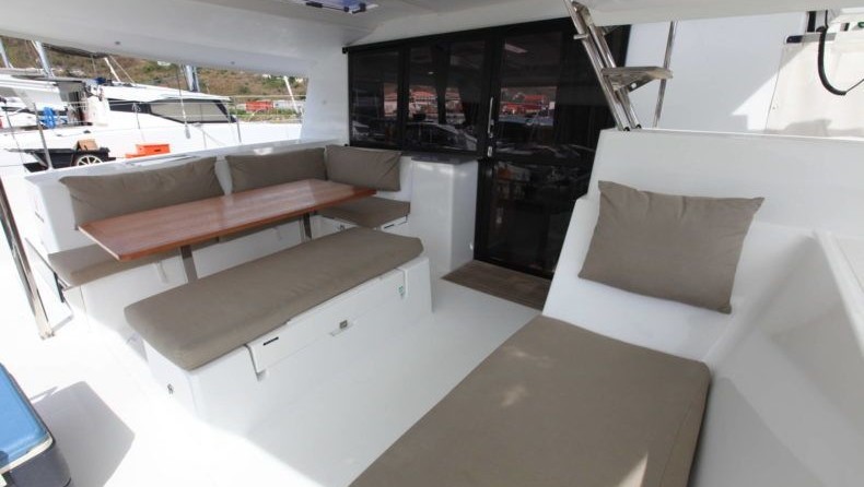 Fountaine Pajot Helia 44