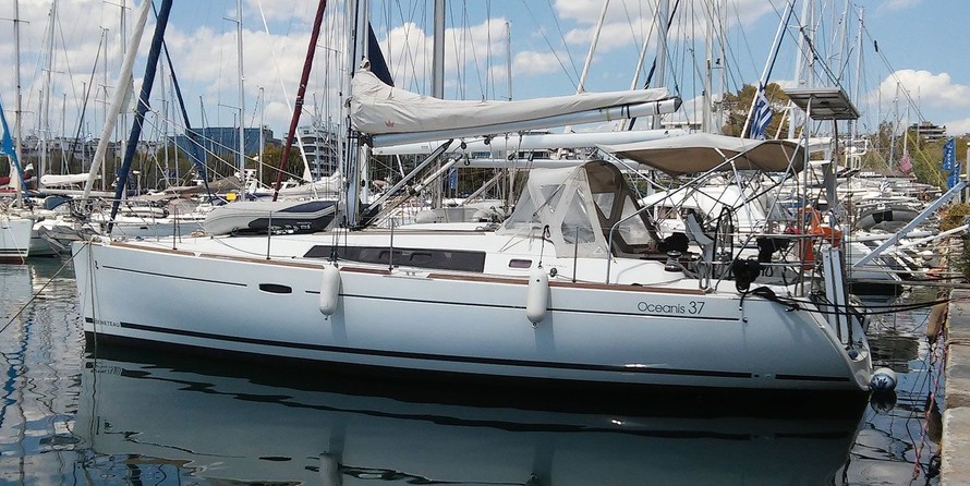 Beneteau Oceanis 37