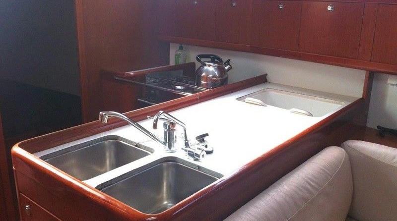 Beneteau Oceanis 37