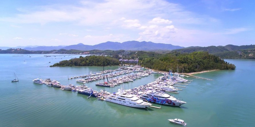 Fountaine Pajot Salina 48