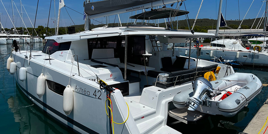 Fountaine Pajot Astréa 42