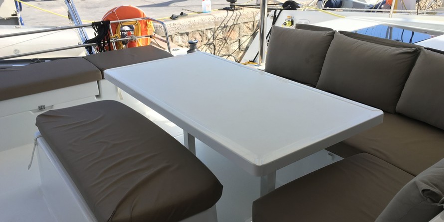 Fountaine Pajot Astréa 42
