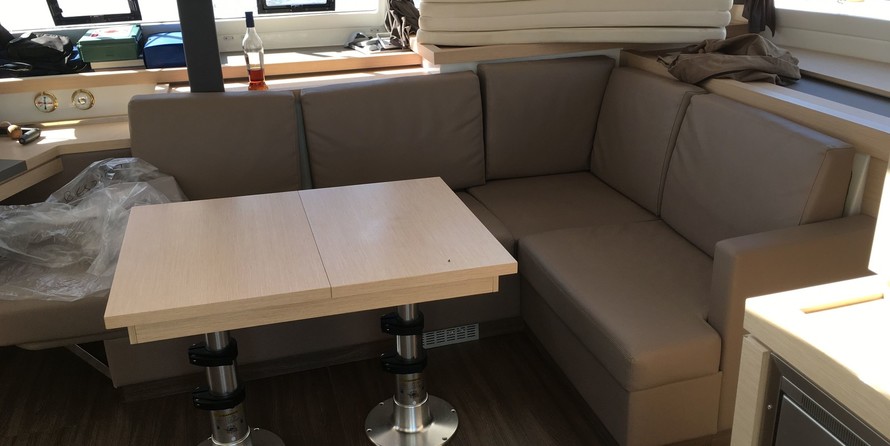 Fountaine Pajot Astréa 42
