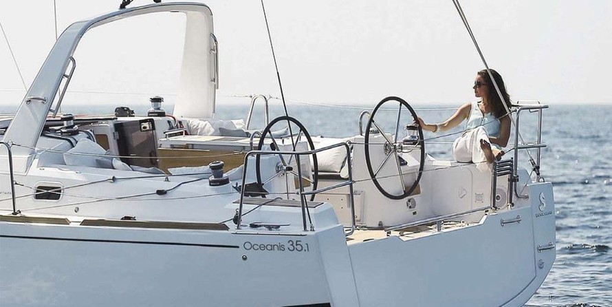 Beneteau Oceanis 35