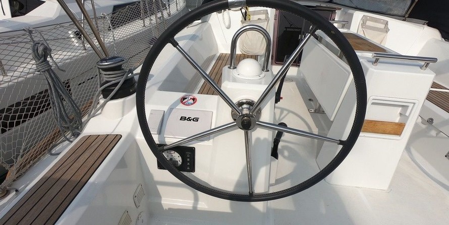 Beneteau Oceanis 35