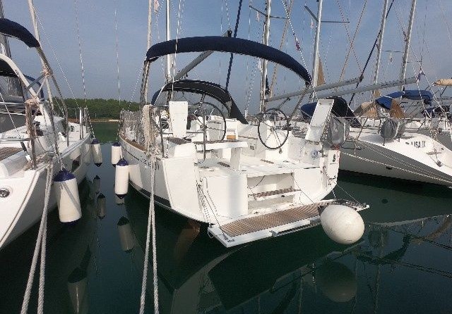 Beneteau Oceanis 35