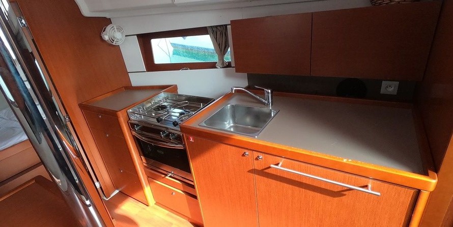 Beneteau Oceanis 35