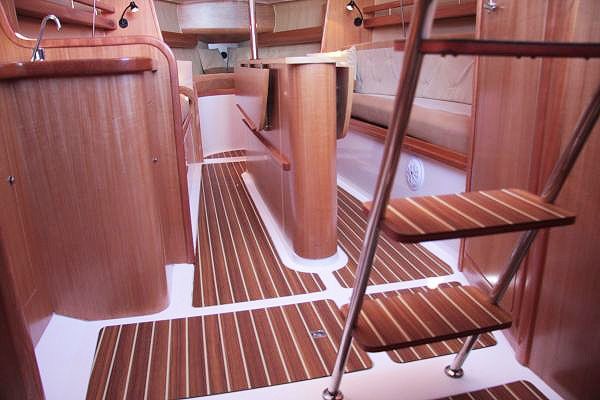 Northman Maxus 28