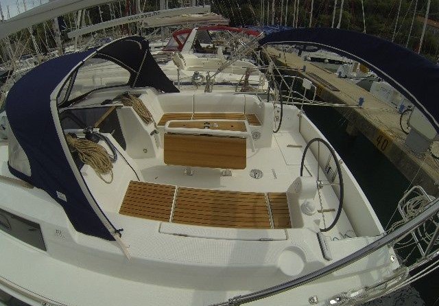 Dufour 382