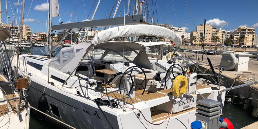 Hanse 548