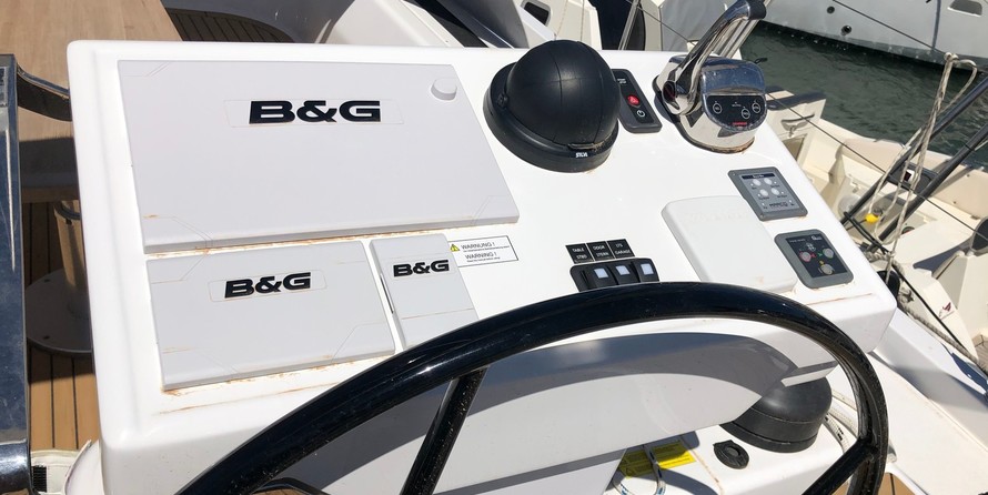 Hanse 548