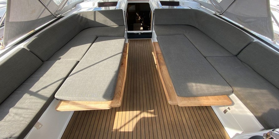Hanse 548