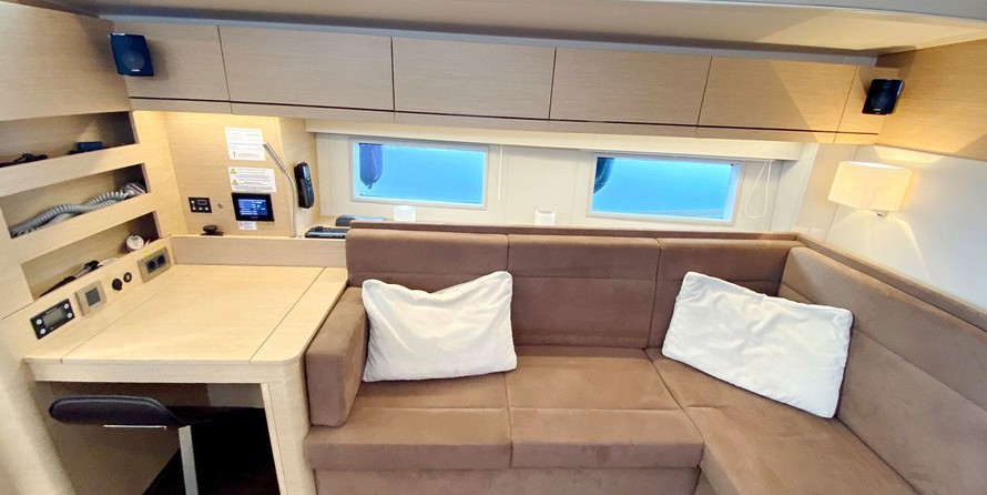 Hanse 548