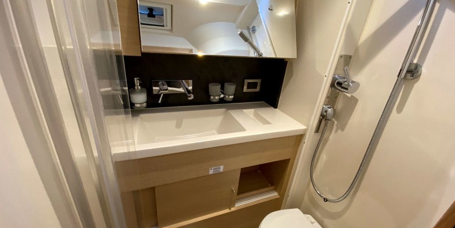 Hanse 548