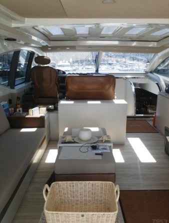 Azimut 68