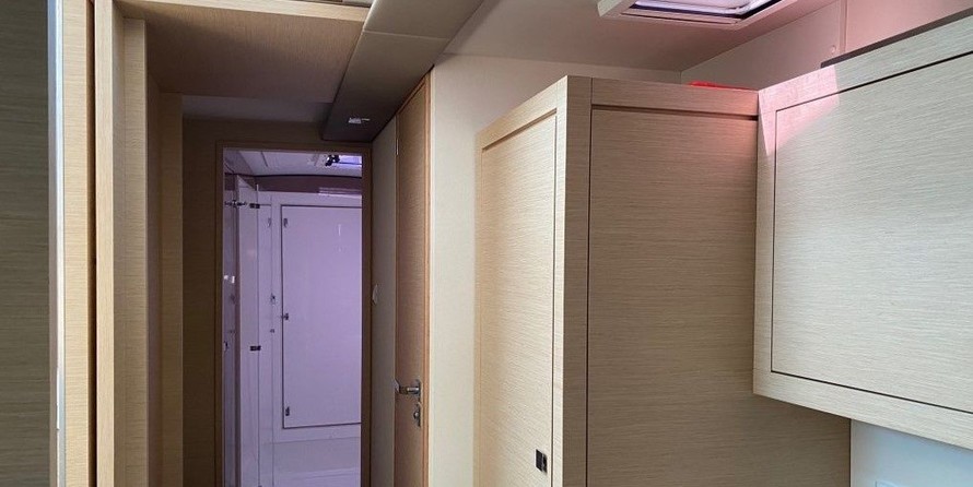 Fountaine Pajot Lucia 40
