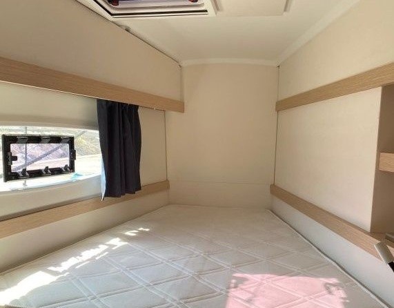 Fountaine Pajot Lucia 40