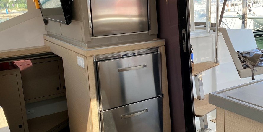 Fountaine Pajot Lucia 40