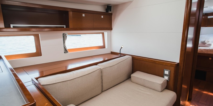Beneteau Oceanis 55