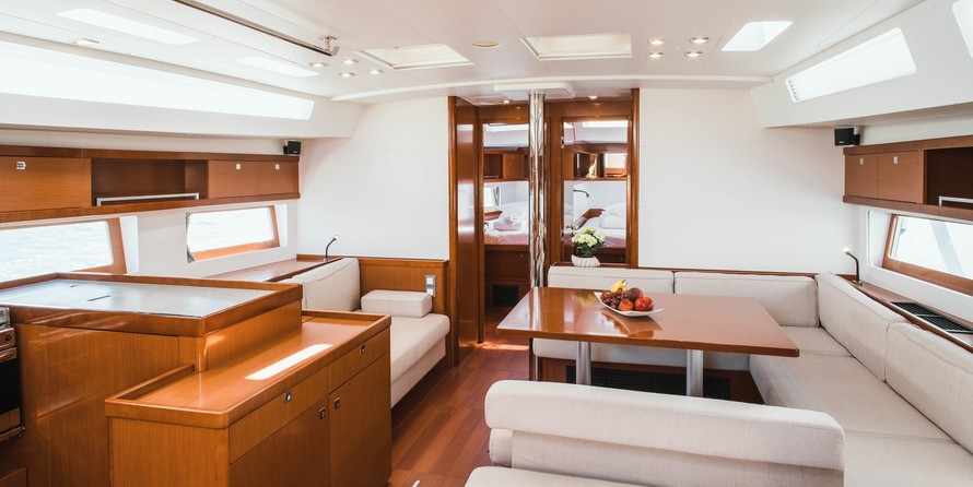 Beneteau Oceanis 55